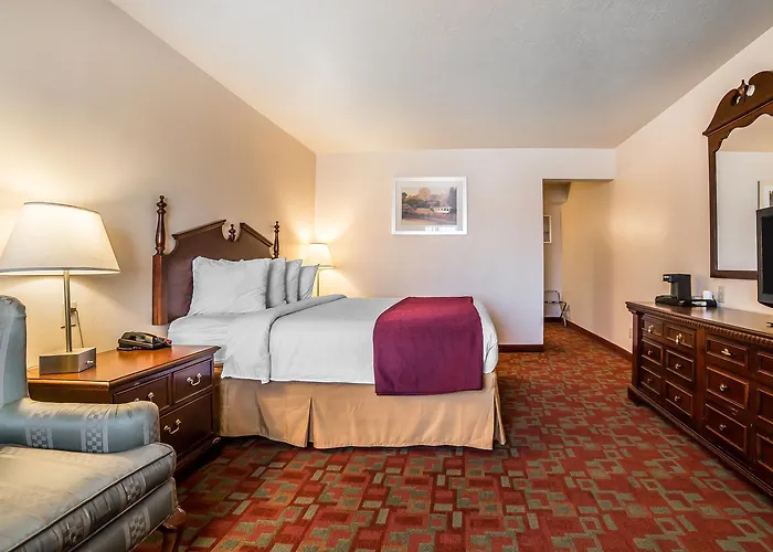 Inn Quality Near Wyoming Downs 4*