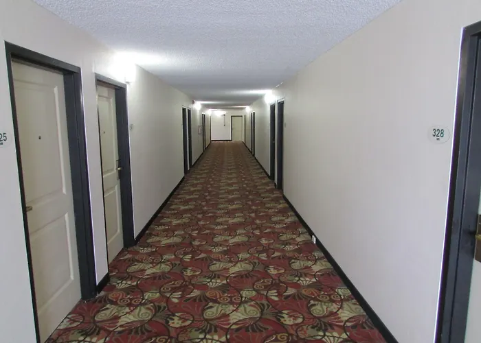 Inn Quality Near Wyoming Downs 4*