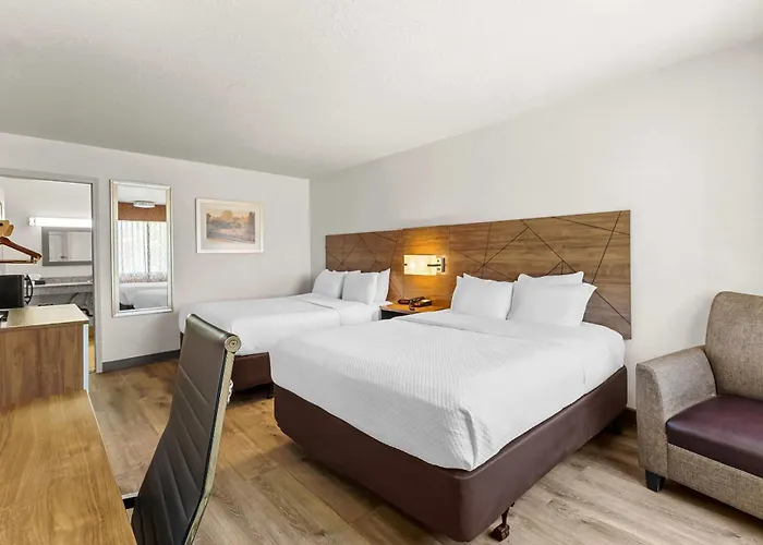 Quality Near Wyoming Downs Inn 4*